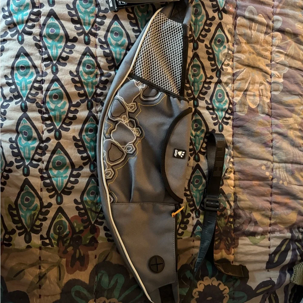 Gray and Black Hurrta Bag